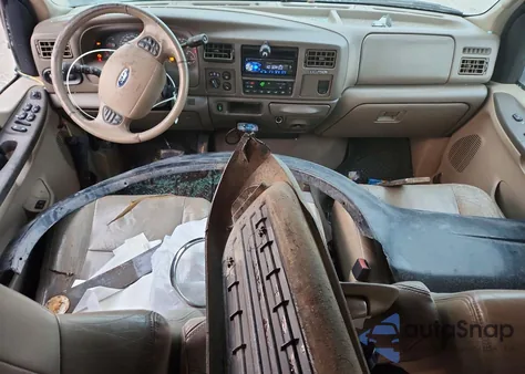 2003 Ford Excursion Limited z USA, uszkodzony, nr VIN 1FMSU43P83EB44542